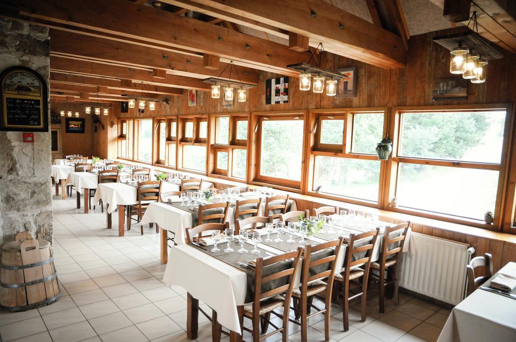 Le Jas Du Mas Hotel Saint-Antheme Ngoại thất bức ảnh